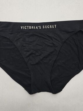 Bikini Style Seamless
Victoria's Secret
Brand New 
Size XL